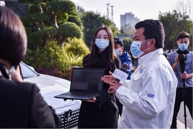 拒絕概念車PPT自動駕駛,長安量產車上路試驗,總裁親自直播